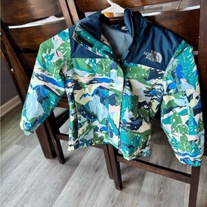 The North Face Blue and Green Raincoat Lightweight Tropical Design